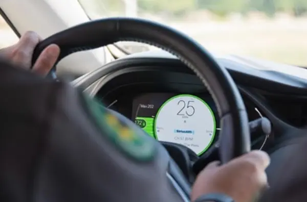 Conductores reincidentes por exceso de velocidad en NYC podrían ser obligados instalar limitadores
