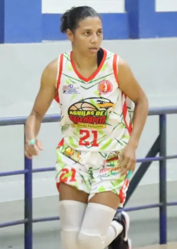 Yadira Polanco, de las Águilas de Guachupita. (1)
