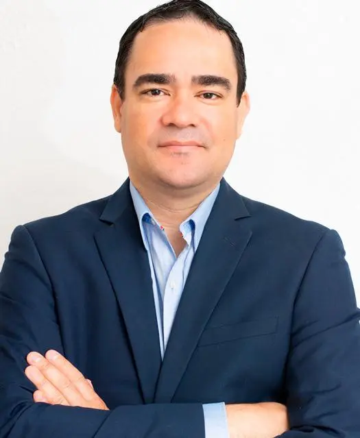 Dirigente político demócrata exhorta a votar por Hochul y James en las elecciones de NY
