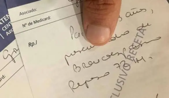 Sociedad médica alerta sobre los riesgos de cambiar las recetas a los pacientes