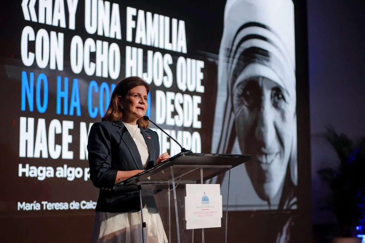 Raquel Peña resalta baja en la pobreza y aboga por mayor acceso a oportunidades para las familias