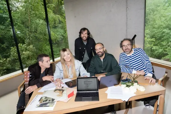 Las canciones de La Oreja de Van Gogh serán el hilo conductor de la película musical romántica 'Puedes contar conmigo'. EFE/ Ellas Comunicación