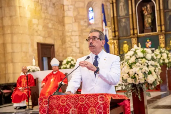 El rector de la UASD, Jorge Asjana David en eucaristia