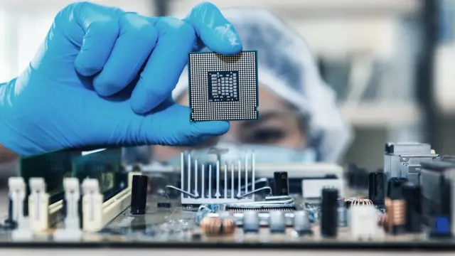 Talento, inversión e infraestructura, retos de RD para fabricar semiconductores, según instituciones académicas